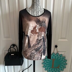 Graphic Black Fitted top with Long Sleeves